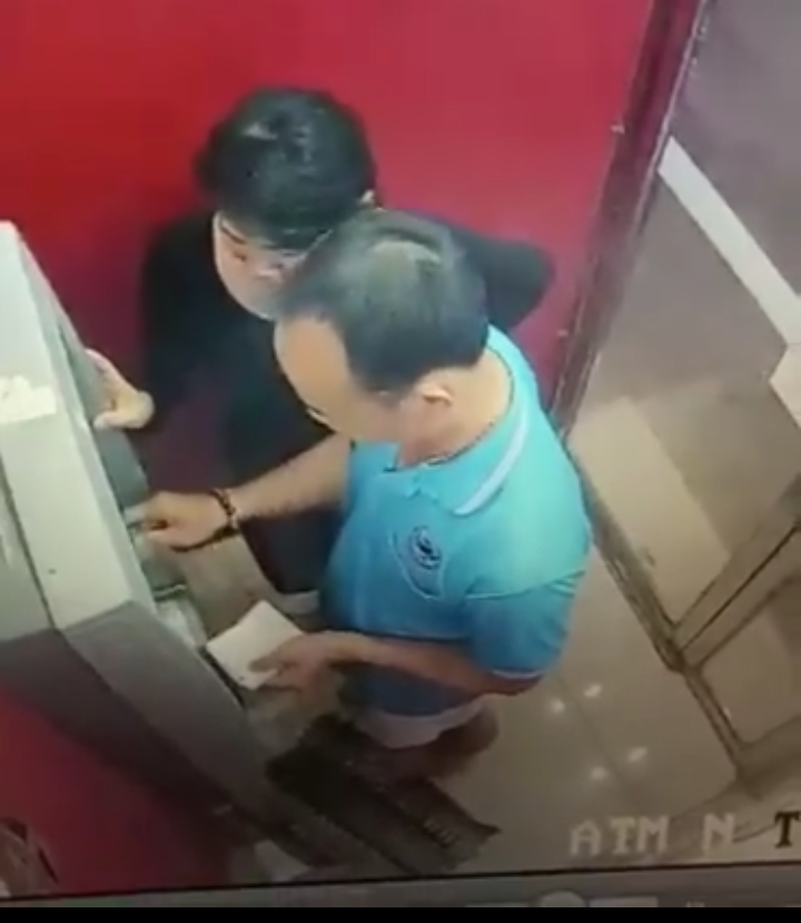 Hai vợ chồng rút trộm 15 triệu đồng đã trả lại cho người làm rơi thẻ ATM