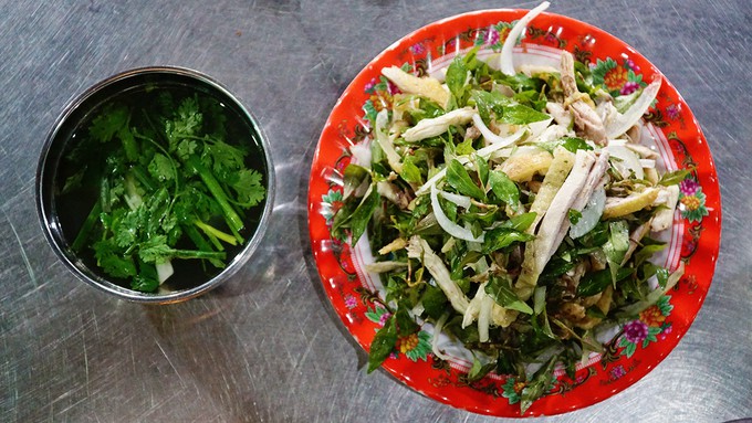Quán cơm gà hơn nửa thế kỷ giữa lòng phố cổ Hội An - Ảnh 6.