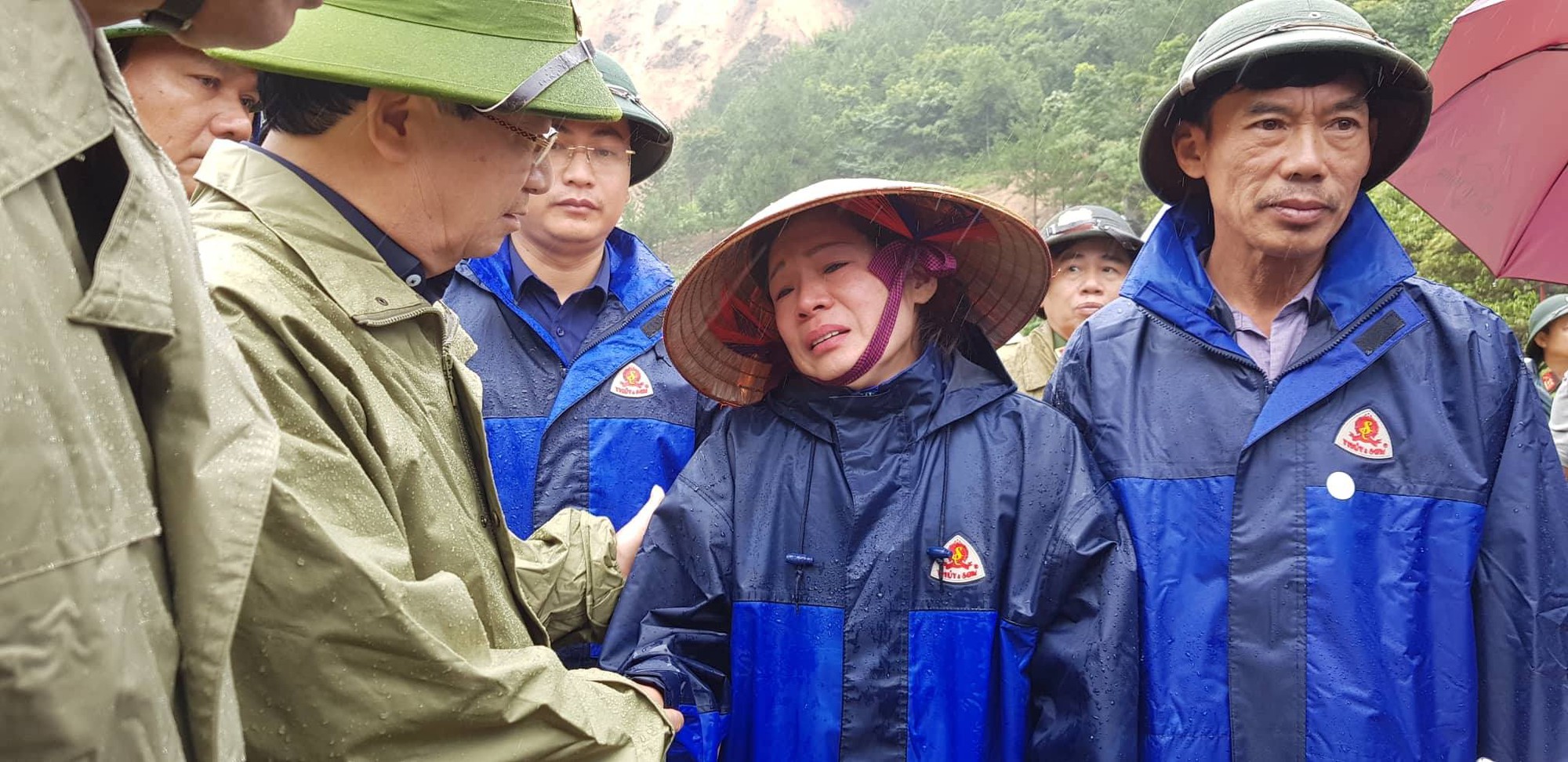 28 người chết và mất tích do mưa lũ: Phó Thủ tướng đến hiện trường chỉ đạo