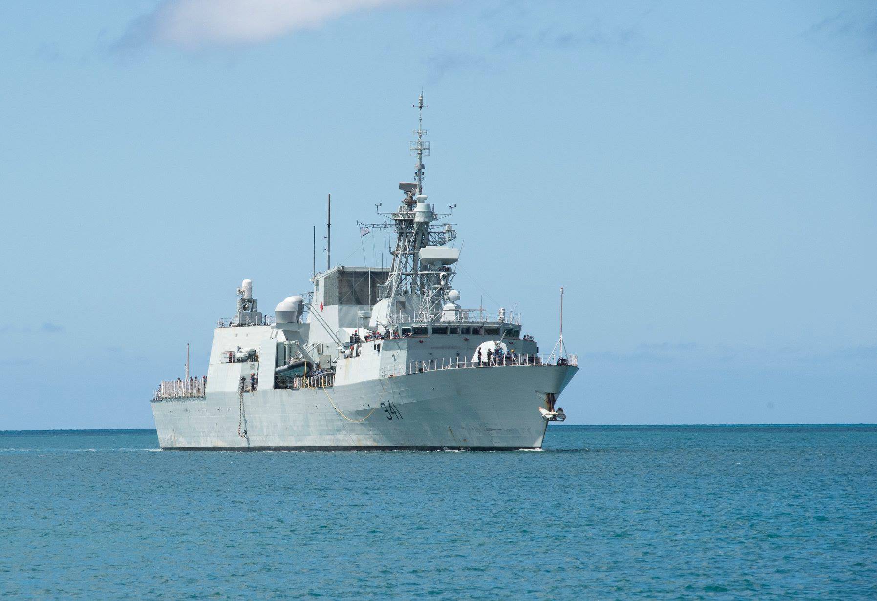 Tàu chiến tấp nập đến điểm hẹn tập trận RIMPAC