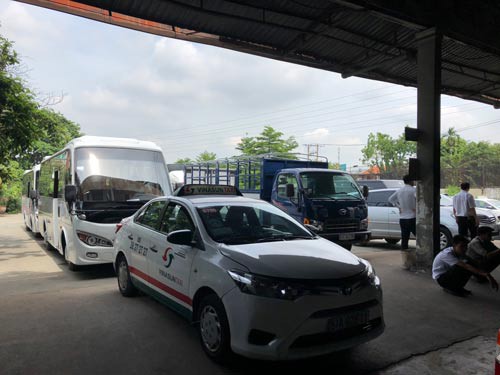 Các trung tâm đăng kiểm ùn ứ vì quá tải