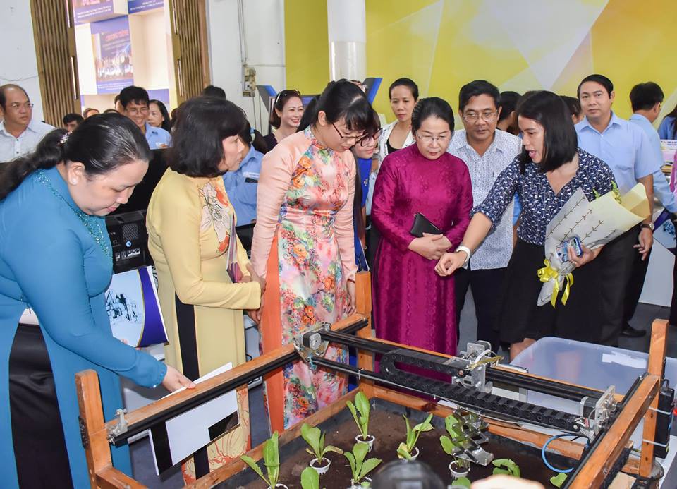 Mời CNVC-LĐ đến xem triển l&atilde;m &ldquo;Tự h&agrave;o c&ocirc;ng nh&acirc;n th&agrave;nh phố anh h&ugrave;ng&rdquo; - Ảnh 3.