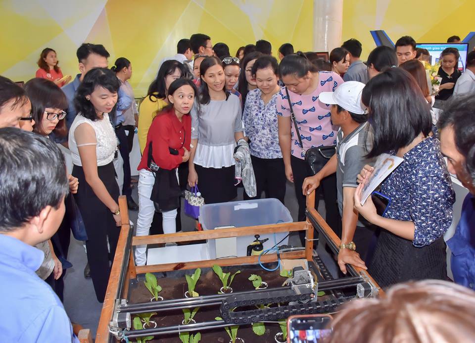 Mời CNVC-LĐ đến xem triển l&atilde;m &ldquo;Tự h&agrave;o c&ocirc;ng nh&acirc;n th&agrave;nh phố anh h&ugrave;ng&rdquo; - Ảnh 5.