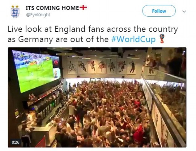 CĐV Đức dọa xử Ozil, người Anh sướng như v&ocirc; địch World Cup - Ảnh 5.