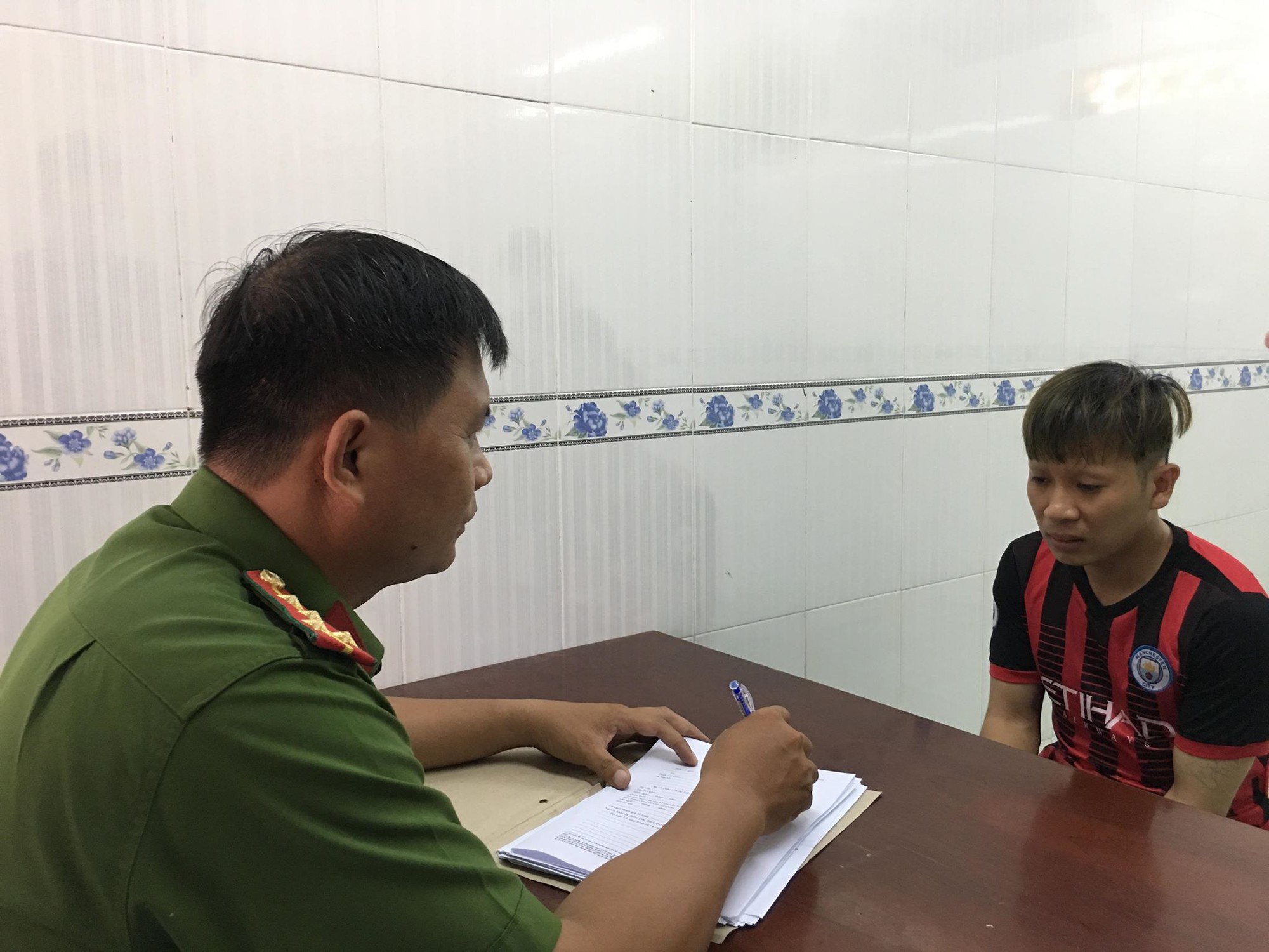 Sắp cưới vợ nhưng vẫn dụ 1 bé gái đi nhà nghỉ