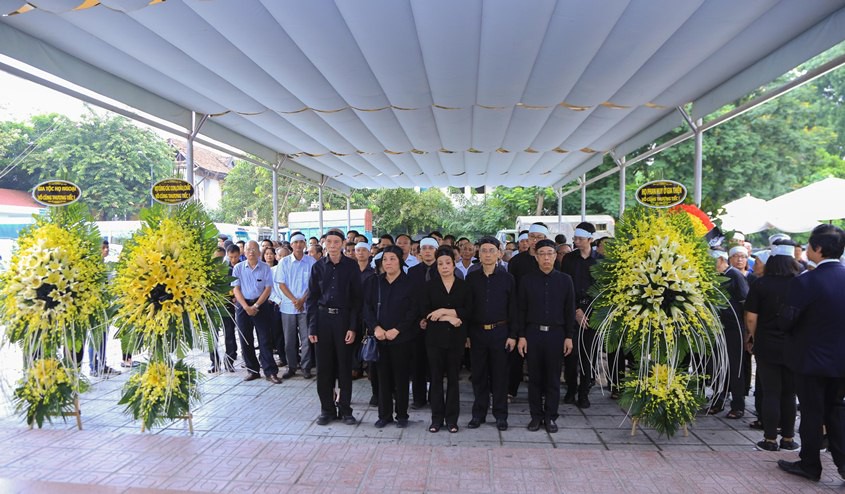 Nguy&ecirc;n Chủ tịch nước Trương Tấn Sang tiễn biệt GS Phan Huy L&ecirc; - Ảnh 2.