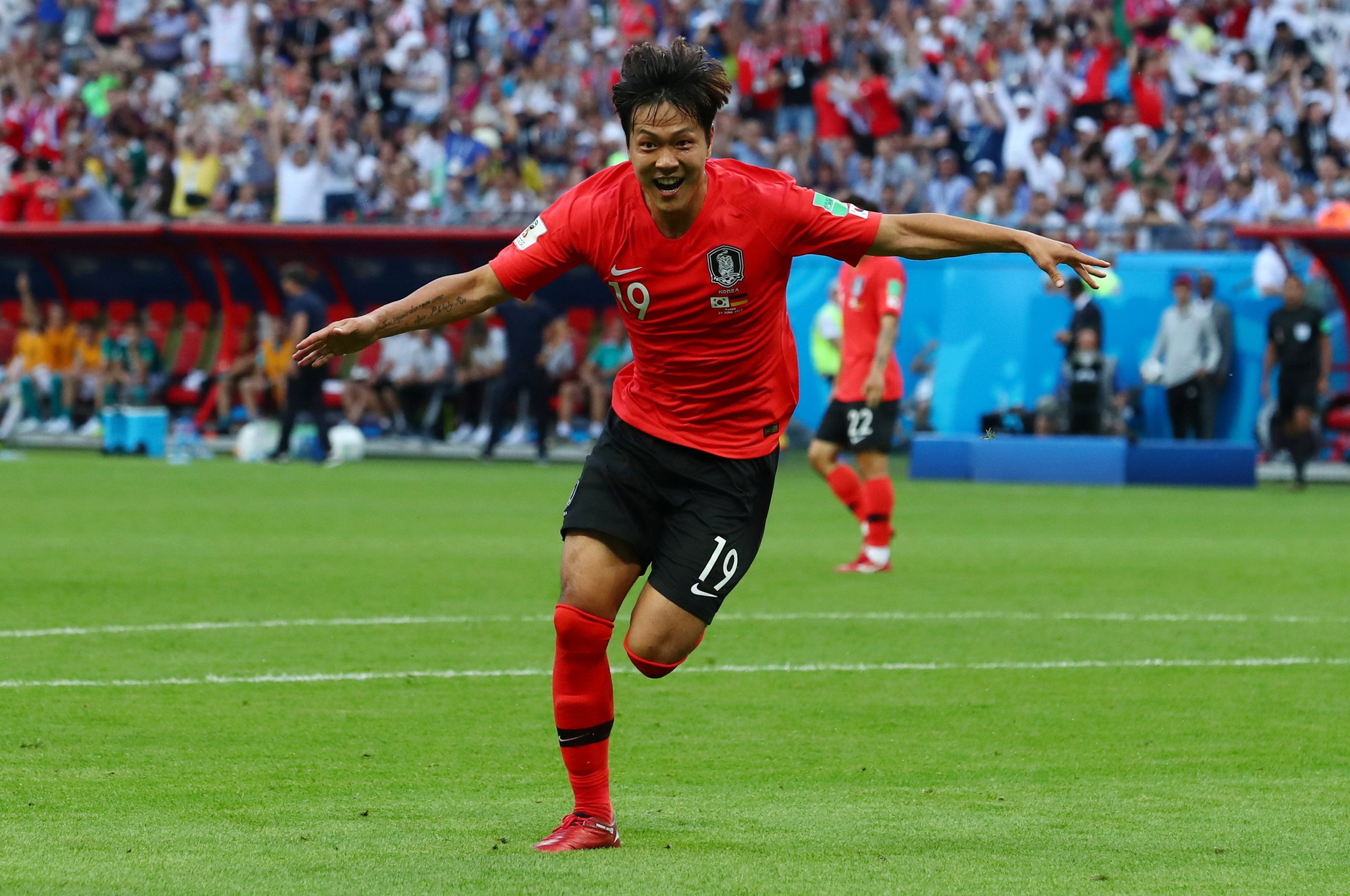 H&agrave;n Quốc tạo đại địa chấn, loại Đức khỏi World Cup - Ảnh 4.