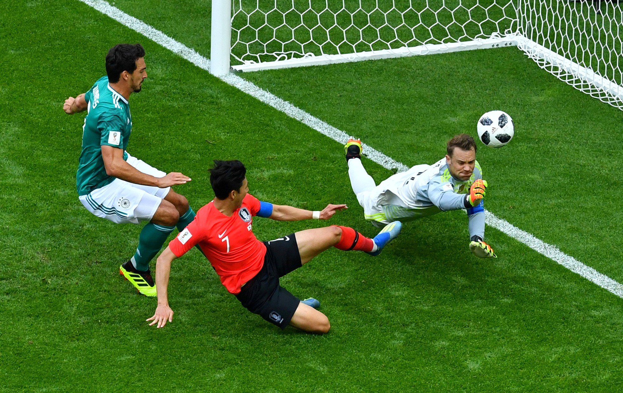 H&agrave;n Quốc tạo đại địa chấn, loại Đức khỏi World Cup - Ảnh 2.