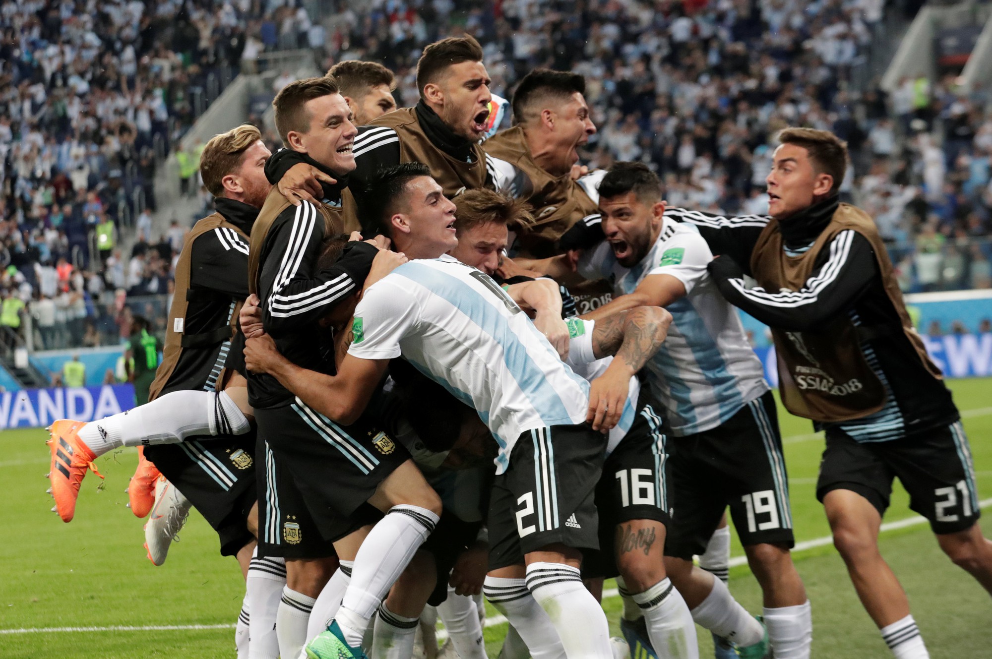 Iceland trắng tay, Argentina đoạt vé nghẹt thở trước Nigeria