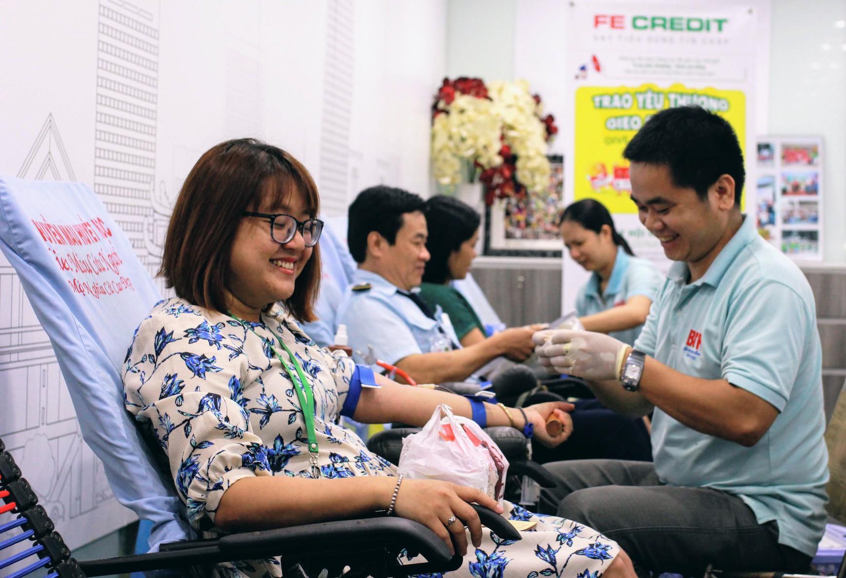 "Trao yêu thương, gieo sự sống" cùng ngày hội hiến máu FE CREDIT