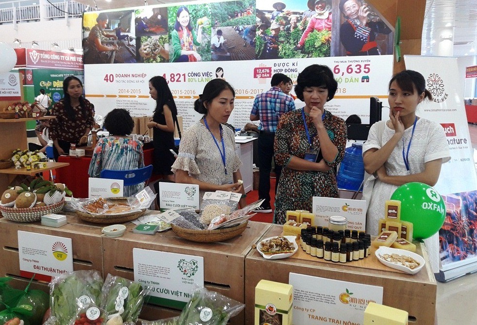 180 gian hàng tham gia Hội chợ Triển lãm Nông nghiệp quốc tế lần thứ 18