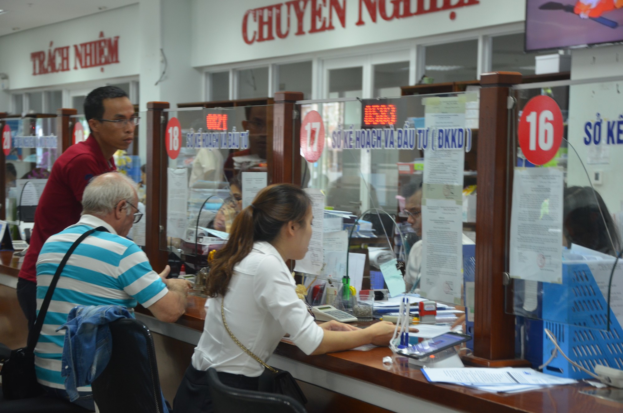Đà Nẵng hỗ trợ đến 200 triệu đồng để khuyến khích cán bộ, lãnh đạo tự nghỉ việc