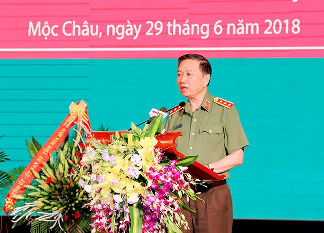 Bộ trưởng T&ocirc; L&acirc;m n&oacute;i về cuộc đấu s&uacute;ng v&acirc;y bắt 2 tr&ugrave;m ma t&uacute;y ở L&oacute;ng Lu&ocirc;ng - Ảnh 1.
