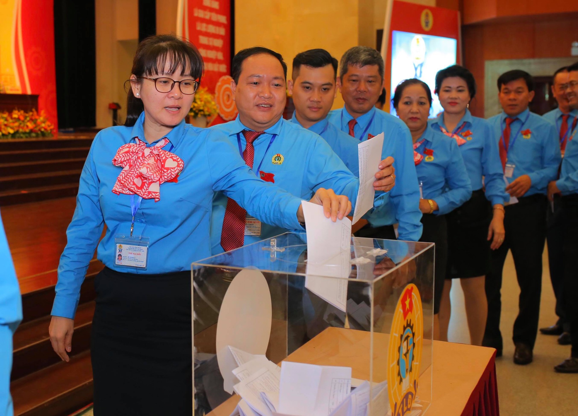 61 đại biểu tr&uacute;ng cử v&agrave;o BCH LĐLĐ TP HCM kh&oacute;a XI - Ảnh 2.