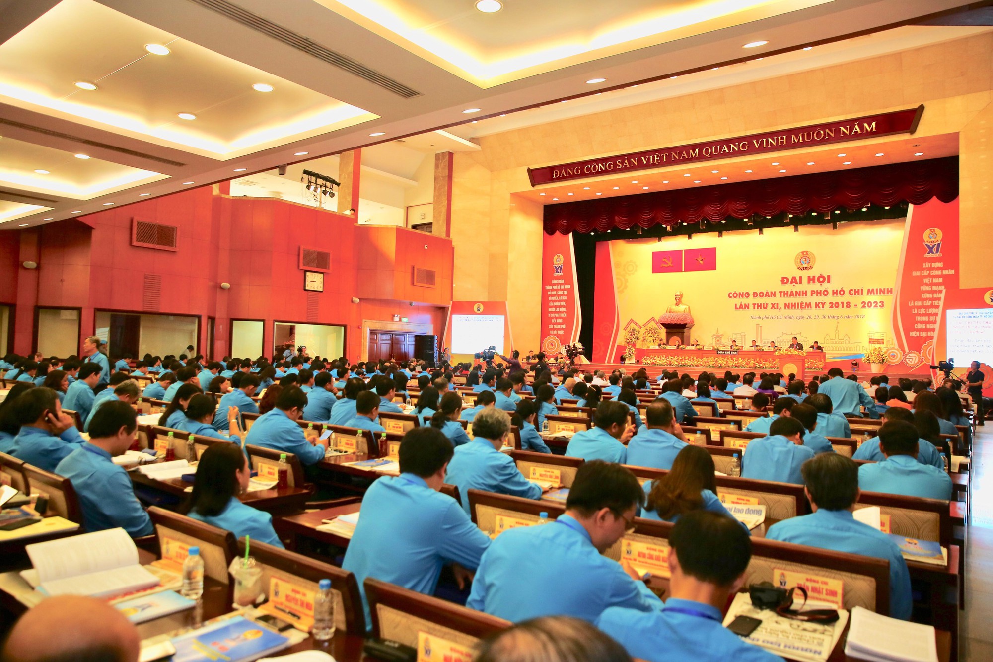 Đại hội XI C&ocirc;ng đo&agrave;n TP HCM: Lần đầu ti&ecirc;n đại biểu sử dụng thẻ th&ocirc;ng minh - Ảnh 1.