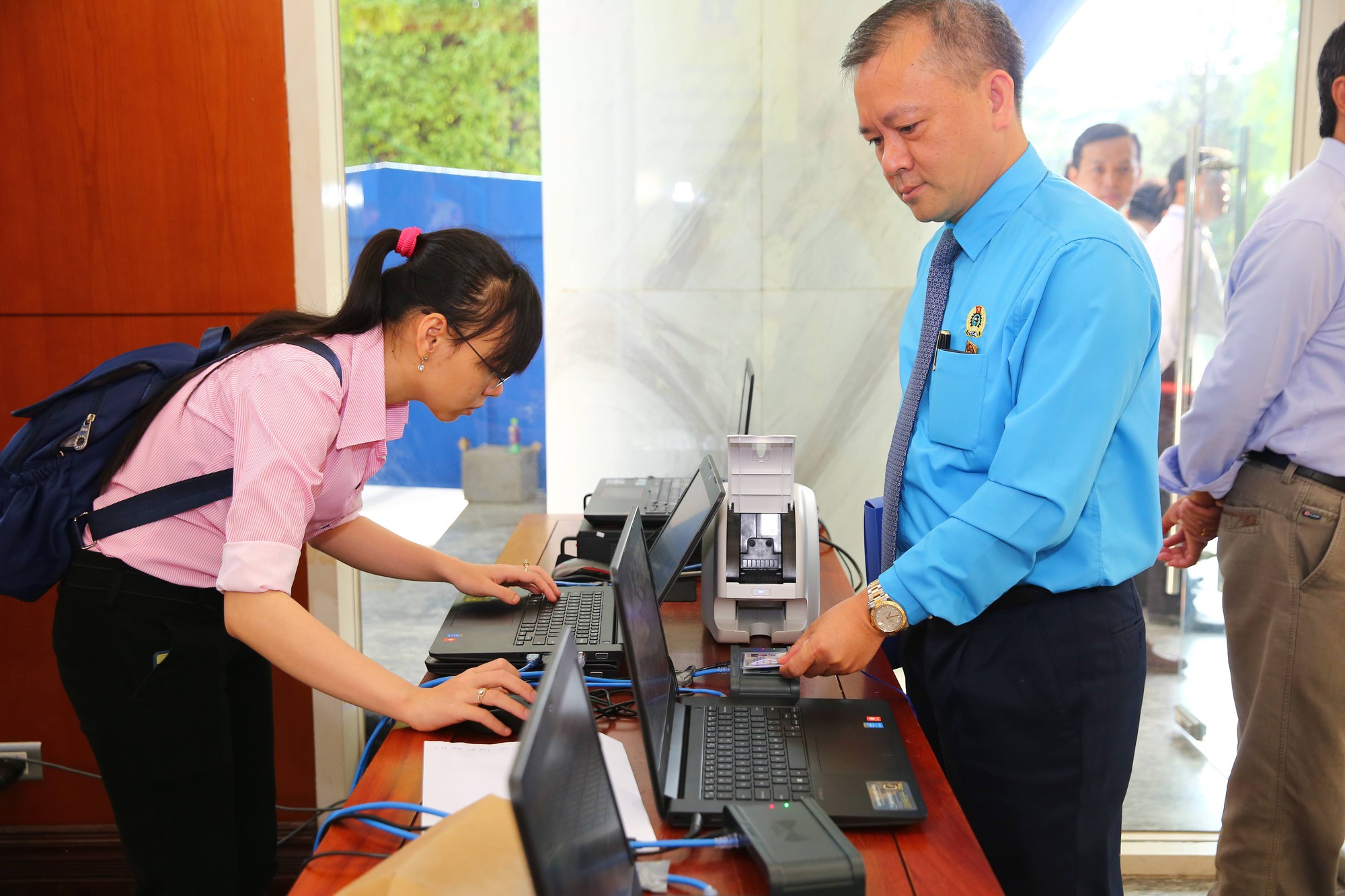 Đại hội XI C&ocirc;ng đo&agrave;n TP HCM: Lần đầu ti&ecirc;n đại biểu sử dụng thẻ th&ocirc;ng minh - Ảnh 2.