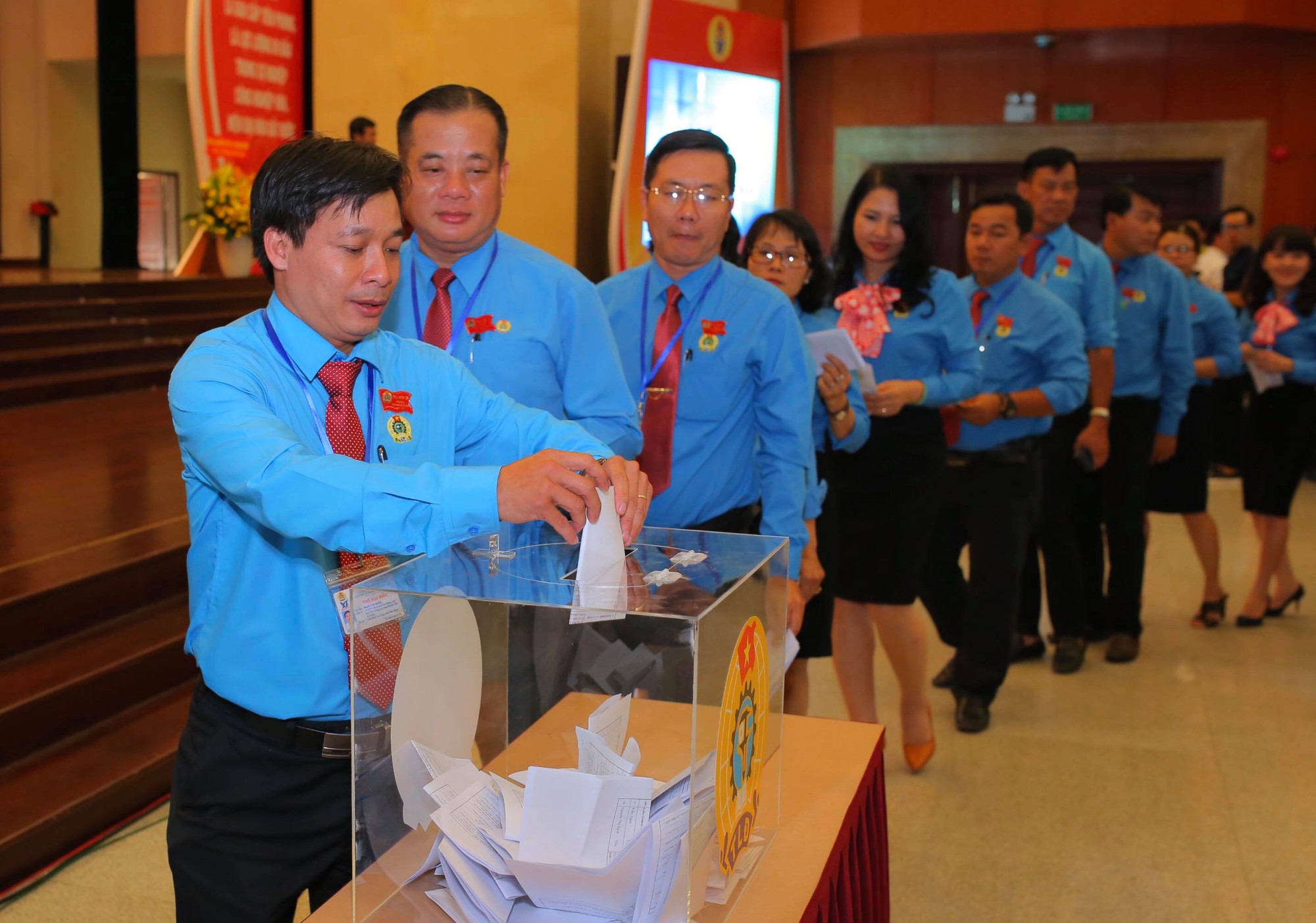 61 đại biểu tr&uacute;ng cử v&agrave;o BCH LĐLĐ TP HCM kh&oacute;a XI - Ảnh 4.