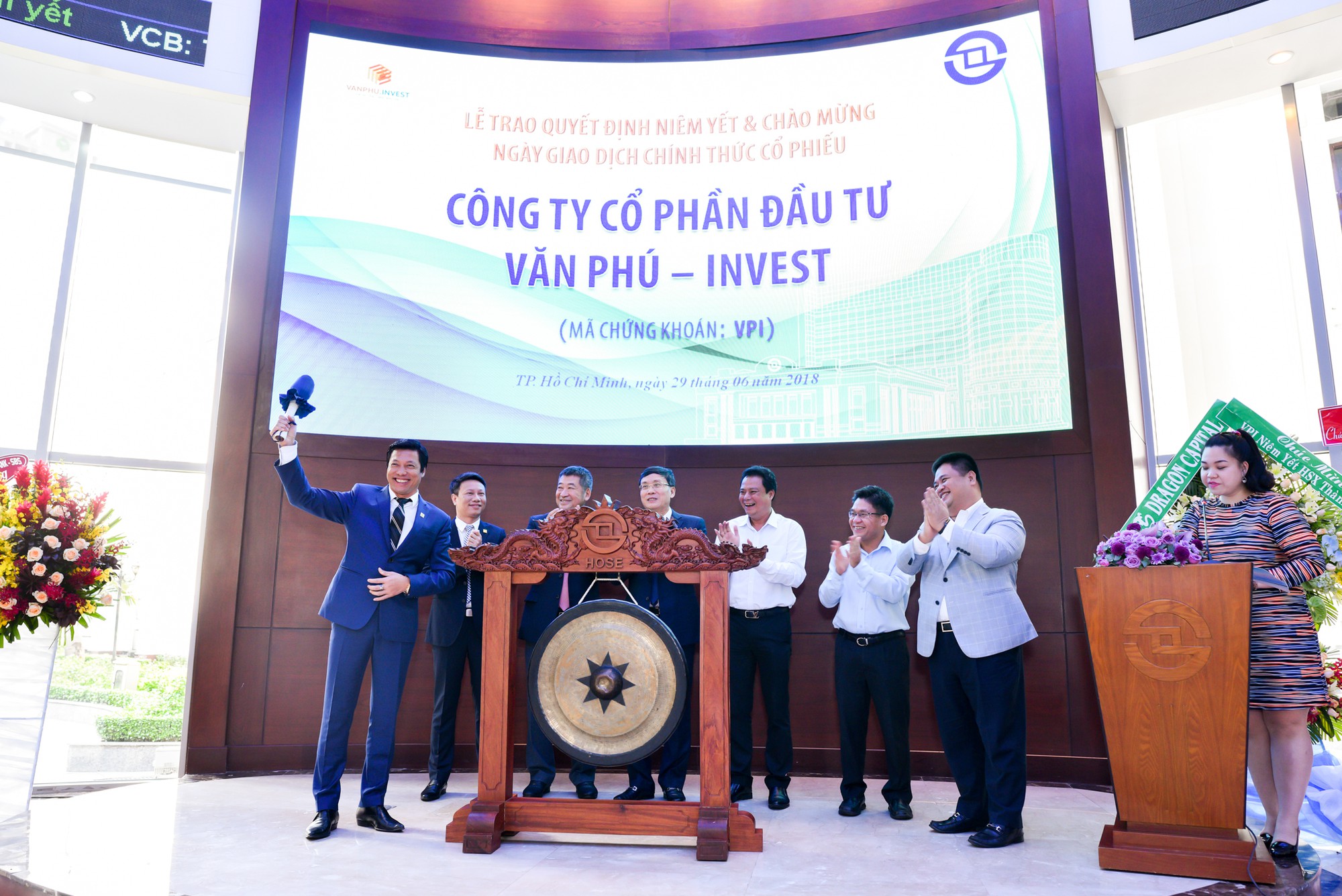 Văn Ph&uacute; &ndash; Invest ni&ecirc;m yết cổ phiếu tr&ecirc;n s&agrave;n HOSE - Ảnh 1.