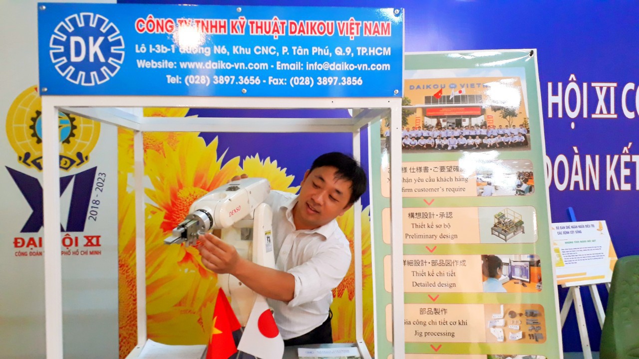 CNVC-LĐ TP HCM  hào hứng với triển lãm “Tự hào công nhân thành phố anh hùng”