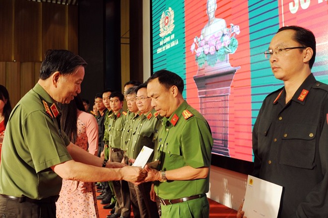 Bộ trưởng T&ocirc; L&acirc;m n&oacute;i về cuộc đấu s&uacute;ng v&acirc;y bắt 2 tr&ugrave;m ma t&uacute;y ở L&oacute;ng Lu&ocirc;ng - Ảnh 2.