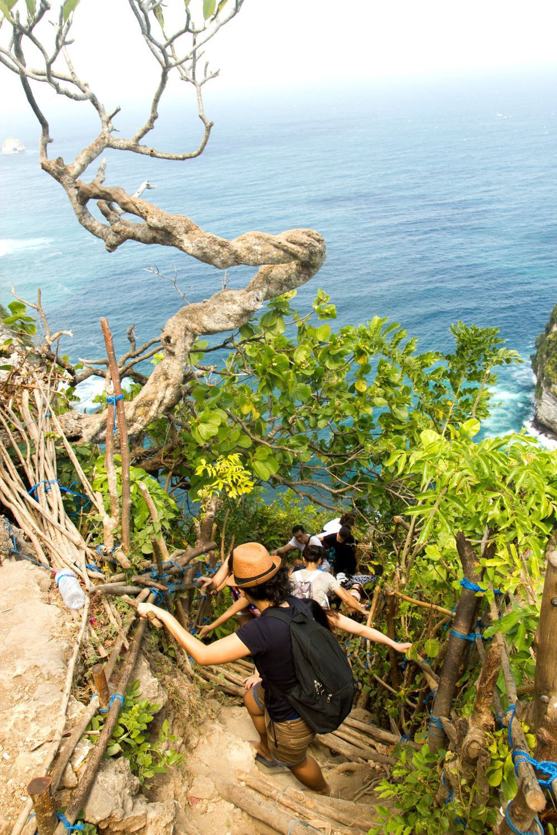 Tới Nusa Penida tr&egrave;o l&ecirc;n lưng khủng long - Ảnh 8.