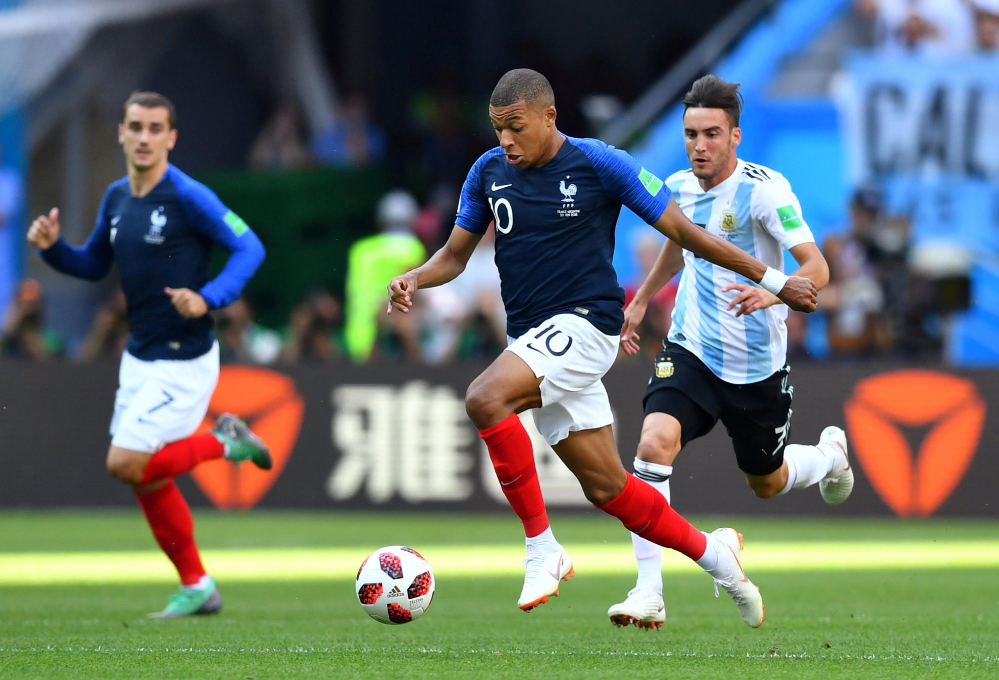 Ph&aacute;p - Argentina 4-3: Mbappe được so s&aacute;nh với Pele, Ronaldo b&eacute;o - Ảnh 5.