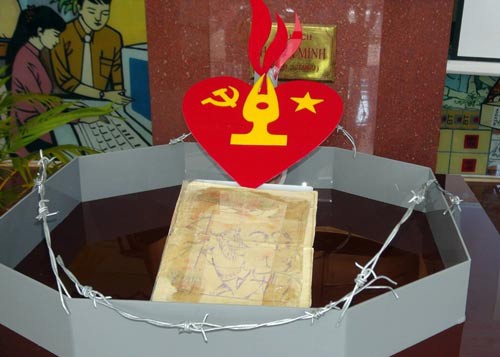 Làm báo trong ngục tù