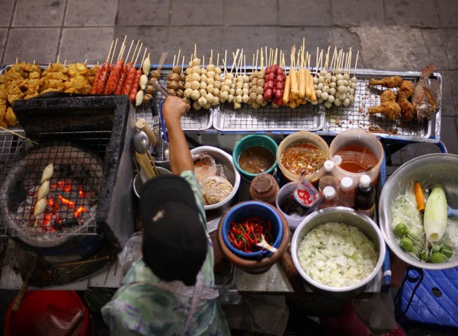 Đi du lịch tr&aacute;nh ăn những thứ n&agrave;y khỏi rước họa v&agrave;o th&acirc;n - Ảnh 10.