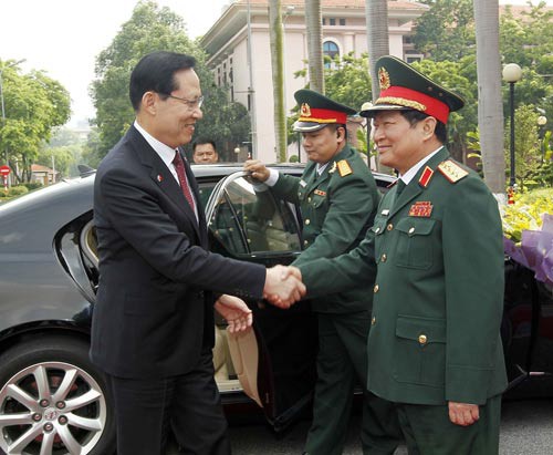 Việt Nam và Hàn Quốc tăng cường hợp tác quốc phòng