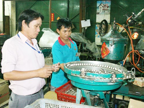 Đào tạo, đãi ngộ cán bộ Công đoàn - Ảnh 1.