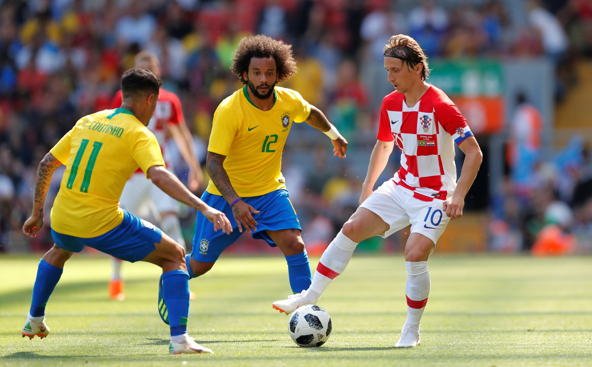 Neymar b&ugrave;ng nổ ng&agrave;y t&aacute;i xuất, Brazil thắng thuyết phục Croatia - Ảnh 3.