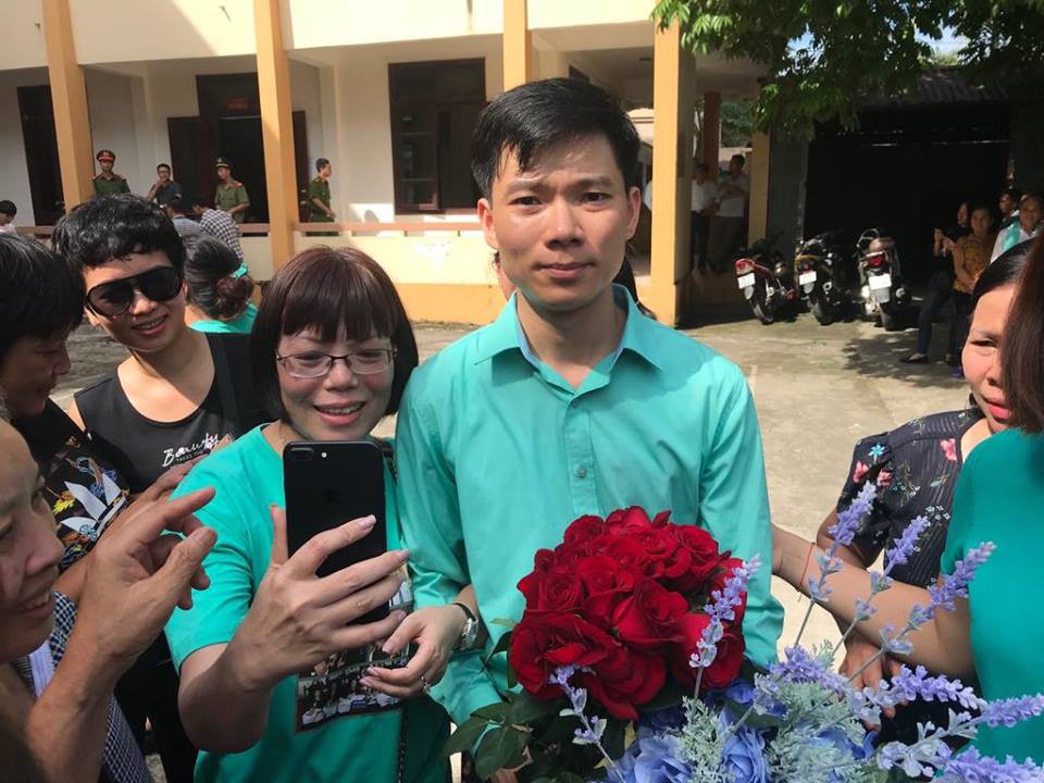 Bác sĩ Hoàng Công Lương nói gì sau khi tòa trả lại hồ sơ?