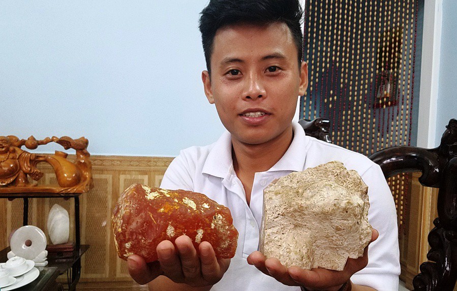 KỲ LẠ: Hai vi&ecirc;n đ&aacute; thơm như nước hoa, 5 tỉ chưa b&aacute;n - Ảnh 5.
