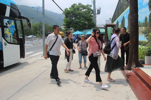 Kh&oacute; kiểm so&aacute;t lao động Trung Quốc l&agrave;m chui - Ảnh 1.
