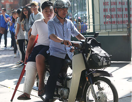 Thi lớp 10 Hà Nội: Sáng lọt đề môn văn, chiều lại nghi lộ đề môn toán - Ảnh 3.