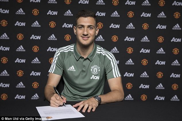 Man United chiêu mộ thành công sao trẻ Bồ Đào Nha - Ảnh 1.