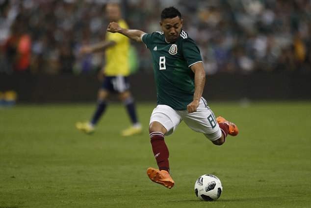 8 tuyển thủ Mexico d&iacute;nh nghi &aacute;n th&aacute;c loạn với 30 g&aacute;i gọi trước World Cup - Ảnh 5.
