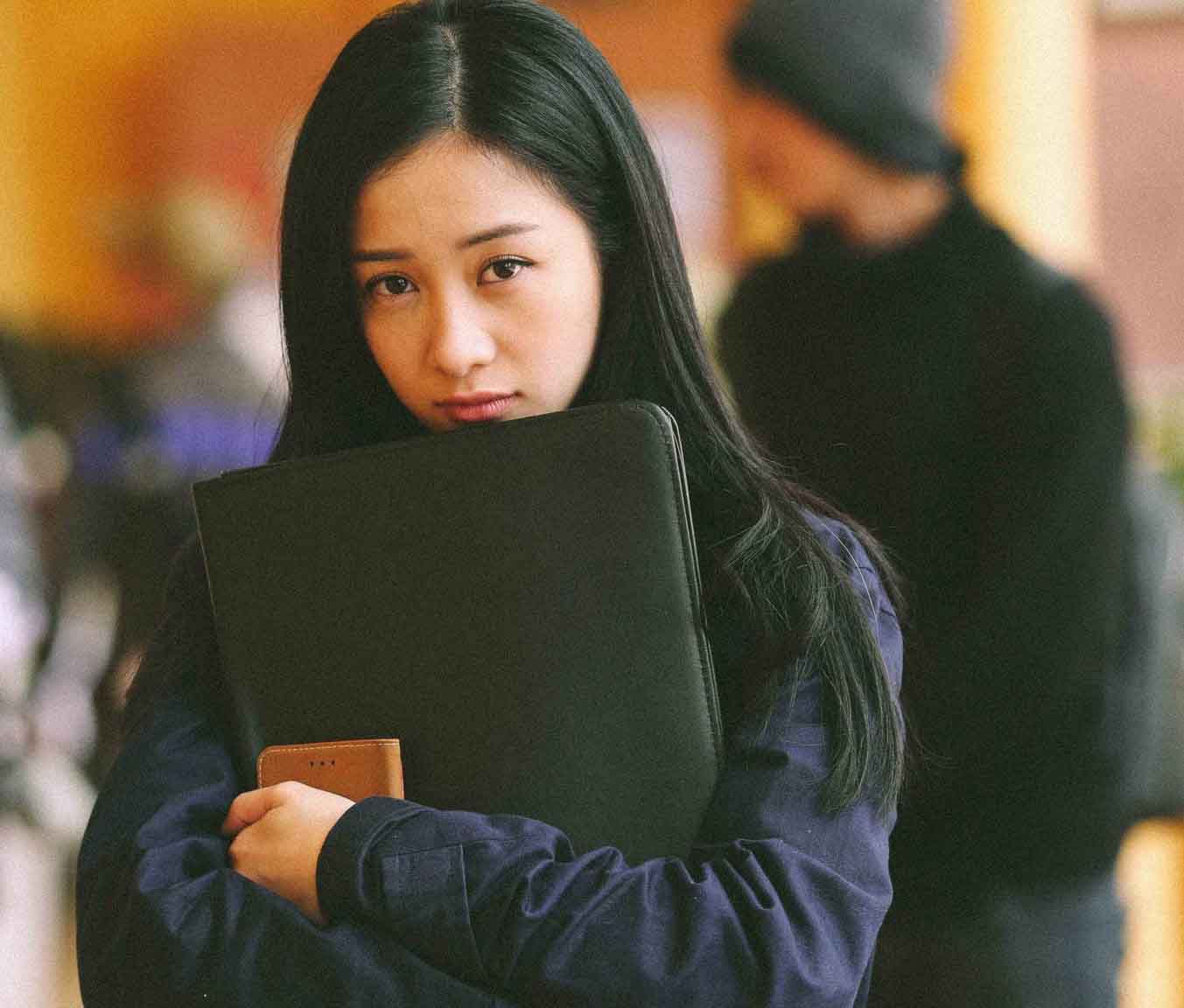 Từ "hot girl" đến minh tinh: Không dễ