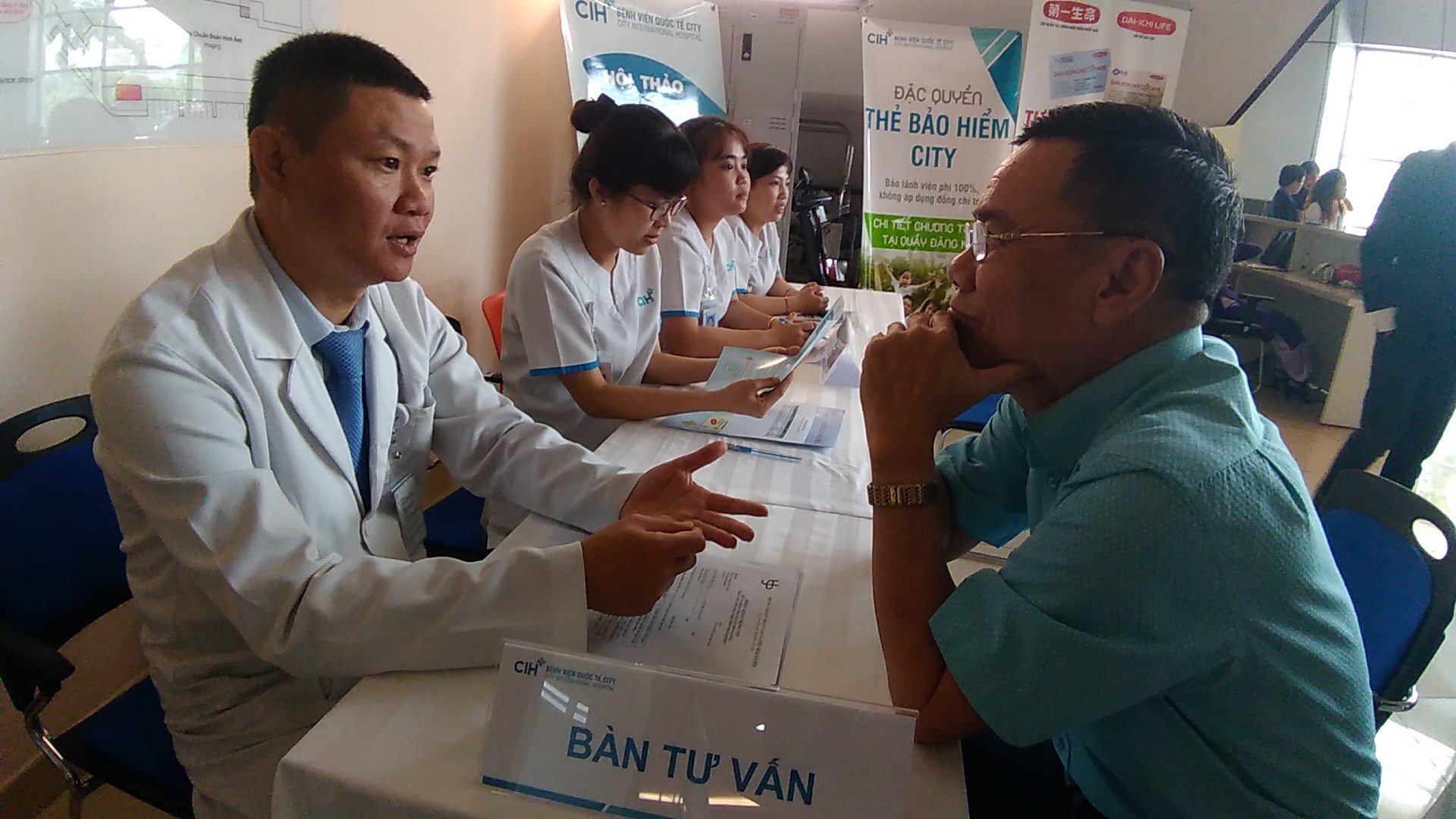2.000 suất tầm soát ung thư đại trực tràng miễn phí chờ người dân