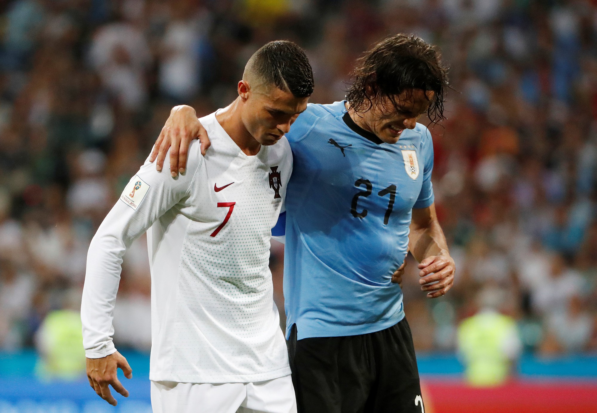 Cavani tiễn Ronaldo về nước  - Ảnh 8.