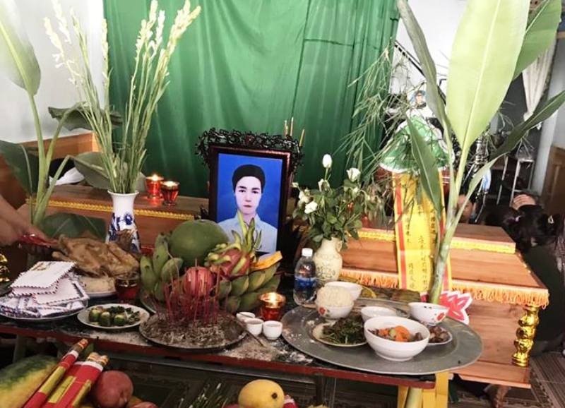 Mâu thuẫn trong đá bóng, dùng dao truy sát "đàn anh" đến chết