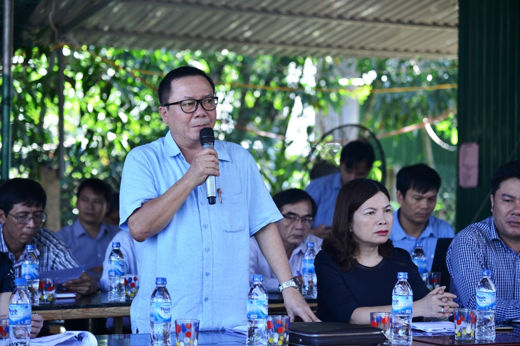 Cử phó giám đốc sở đi đối thoại, vụ rác ở Quảng Ngãi căng như… dây đàn - Ảnh 1.