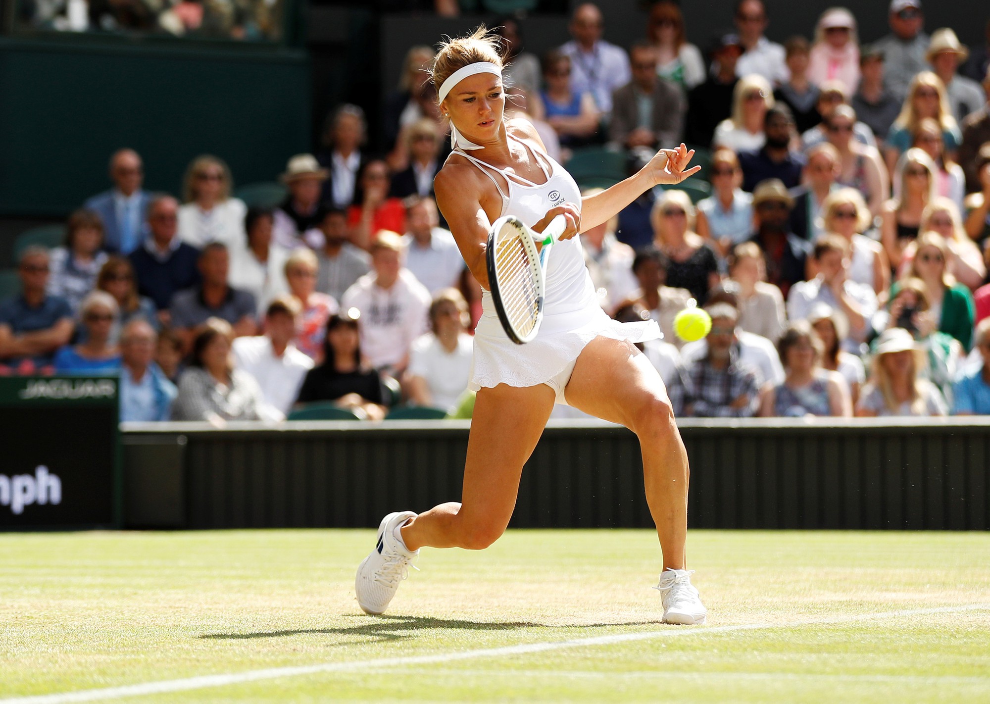 Thể hiện đẳng cấp vượt trội, Serena Williams xuất sắc v&agrave;o b&aacute;n kết Wimbledon - Ảnh 5.