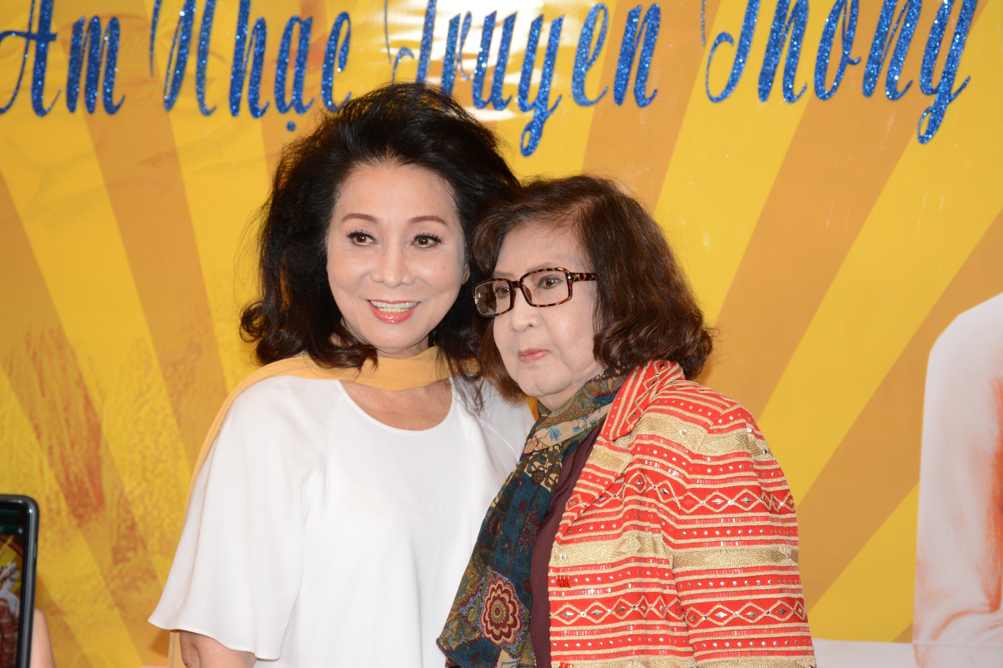 Nữ nghệ sĩ "Gãy gánh giữa đường": Phận buồn đào hát cải lương