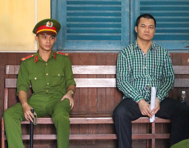 Người chết, kẻ ngồi tù vì đùa giỡn với vợ người khác