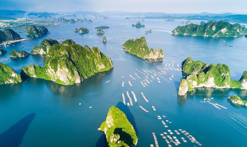 Vịnh Hạ Long: điểm đến h&agrave;ng đầu VN 2018 - Ảnh 1.