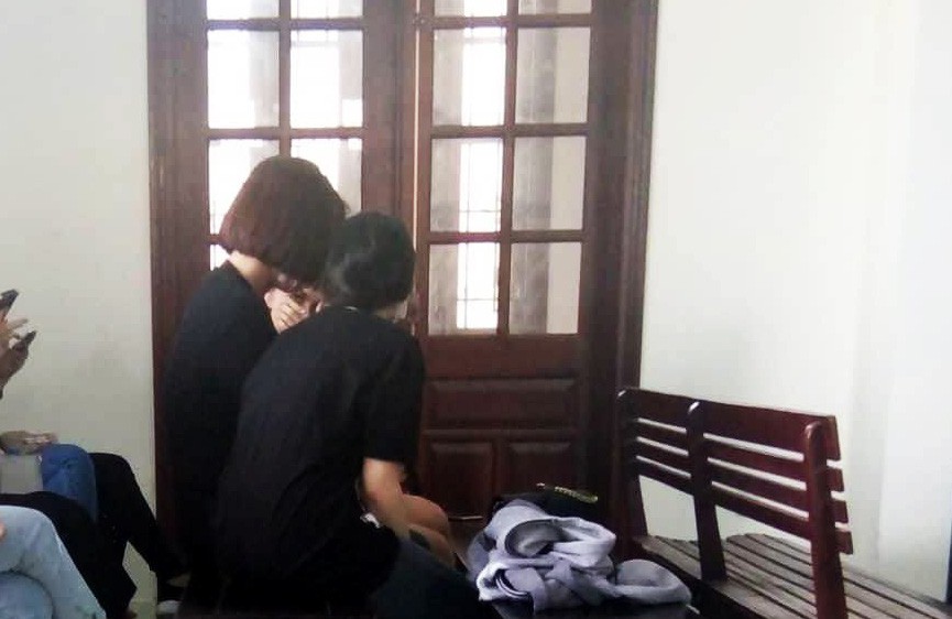 Đồng loạt sinh con, "tú bà" đường dây hoa hậu bán dâm thoát án tù giam