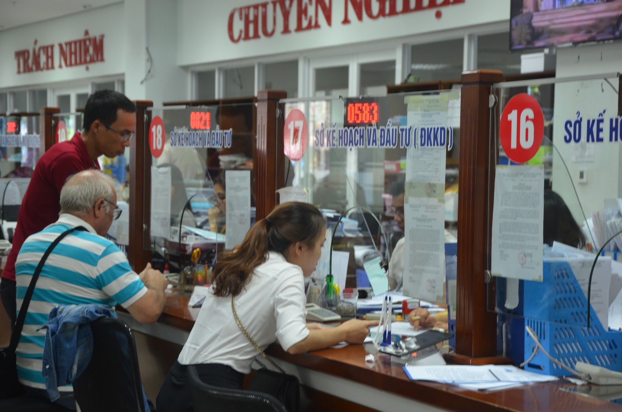 Đà Nẵng có hơn 300 cán bộ đủ tiêu chuẩn "nhường ghế"