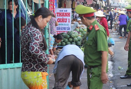 Cần Thơ xử phạt trên 1 tỉ đồng từ gần 3.000 trường hợp lấn chiếm vỉa hè