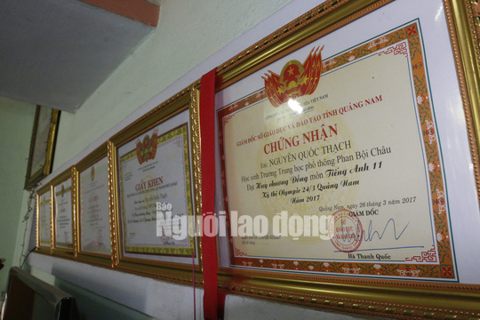 Nam sinh đạt 9,75 điểm m&ocirc;n văn mơ ước trở th&agrave;nh gi&aacute;o vi&ecirc;n tiếng Anh - Ảnh 2.